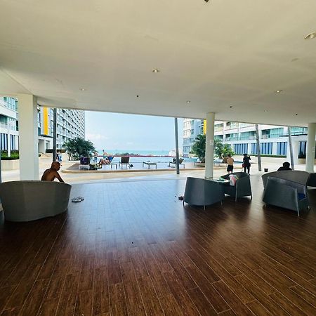 Seaview Beach Room Lumpini-Pool And Gym Face To Ocean Jomtien Beach Exteriör bild
