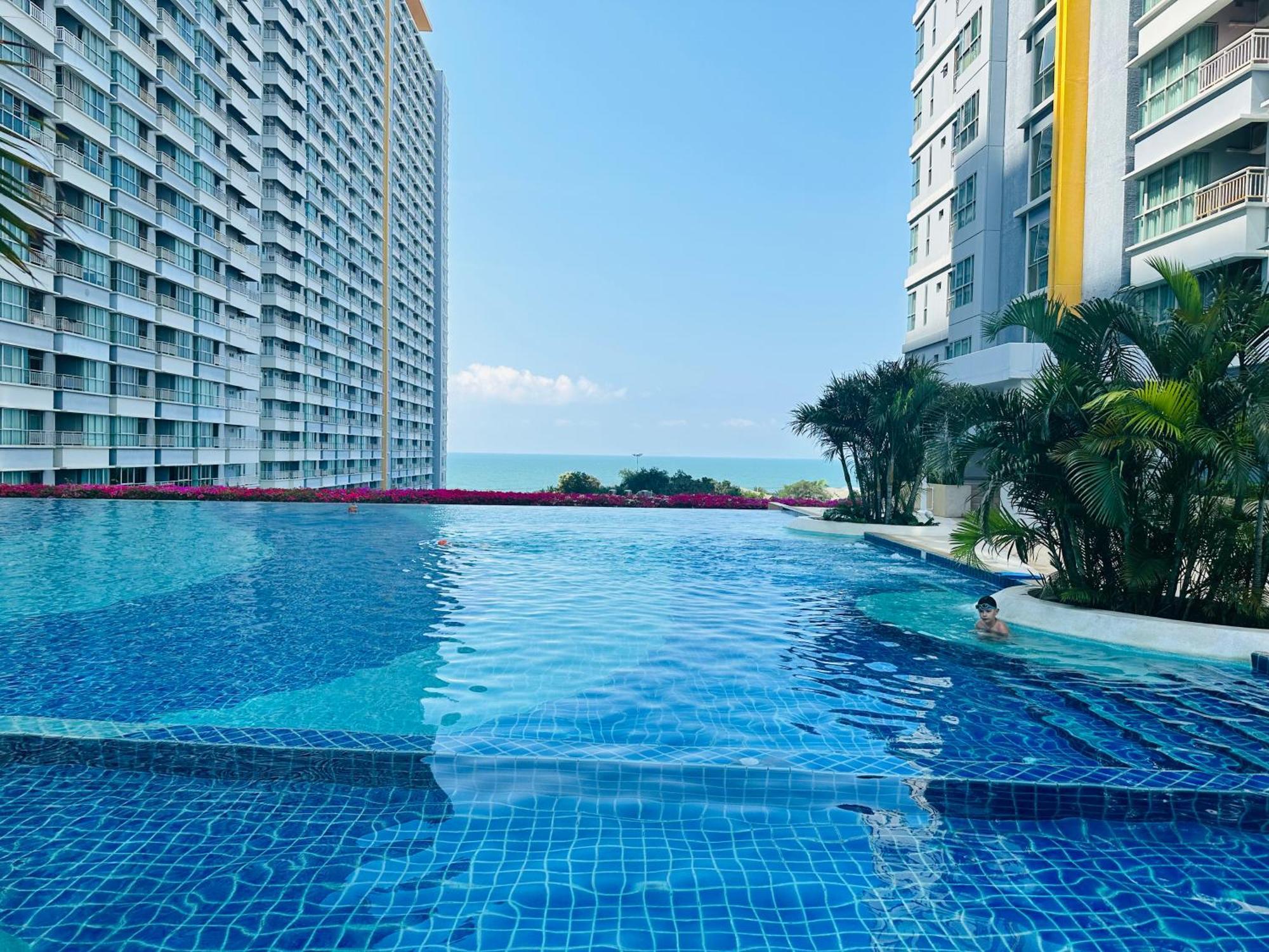 Seaview Beach Room Lumpini-Pool And Gym Face To Ocean Jomtien Beach Exteriör bild