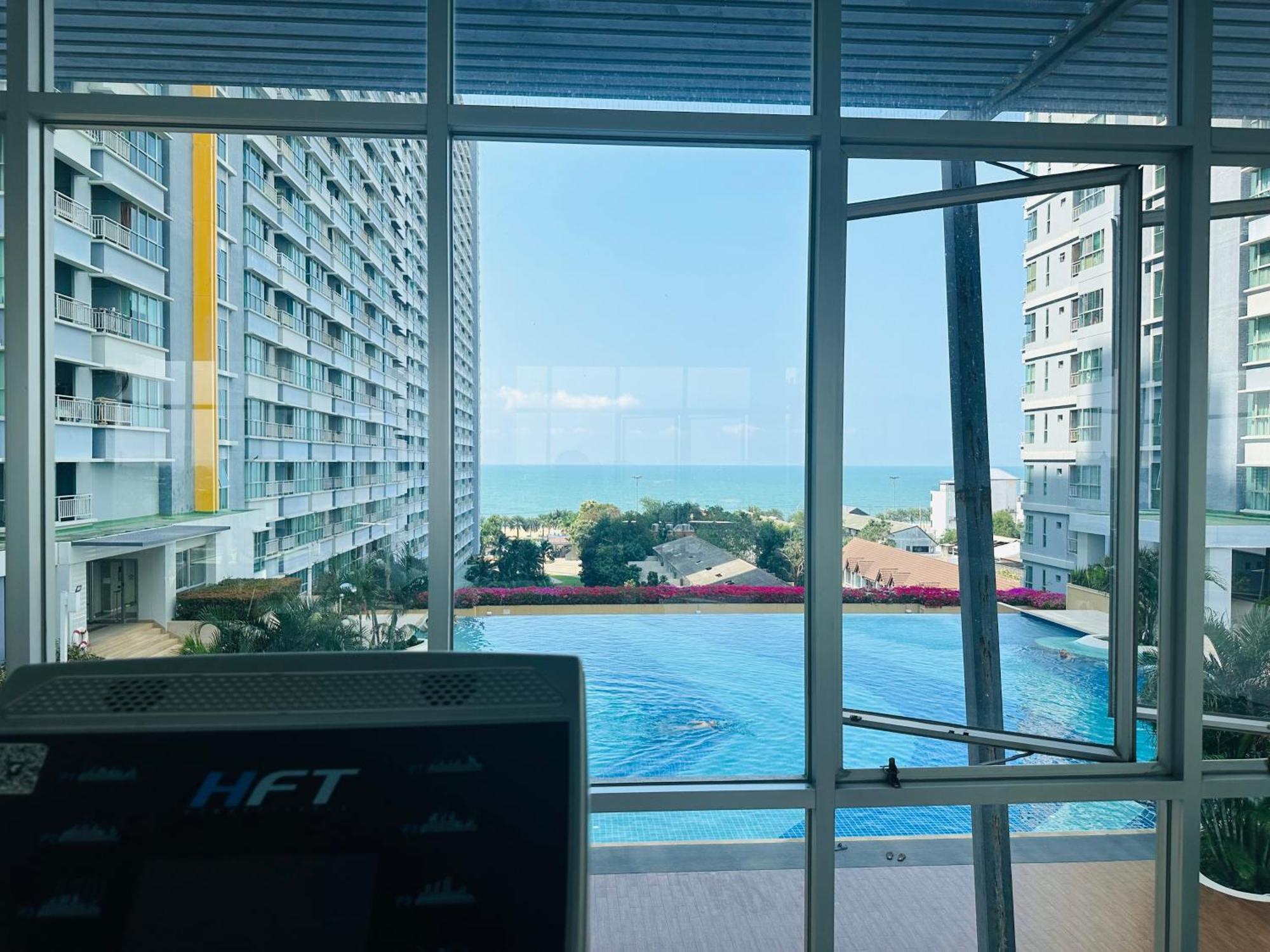 Seaview Beach Room Lumpini-Pool And Gym Face To Ocean Jomtien Beach Exteriör bild