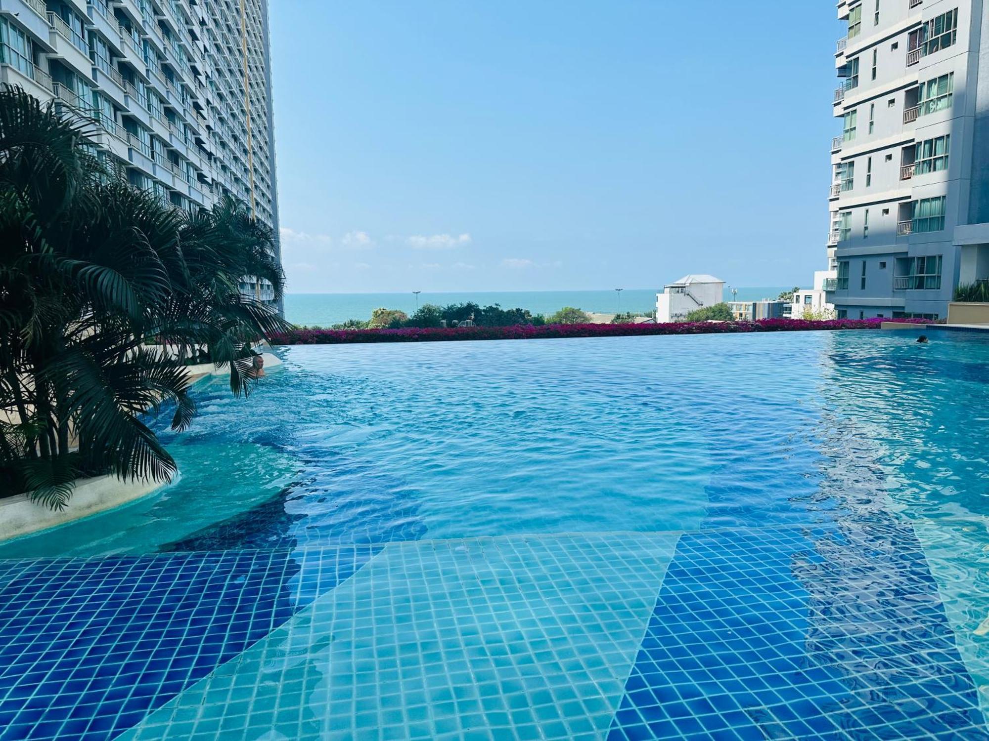 Seaview Beach Room Lumpini-Pool And Gym Face To Ocean Jomtien Beach Exteriör bild