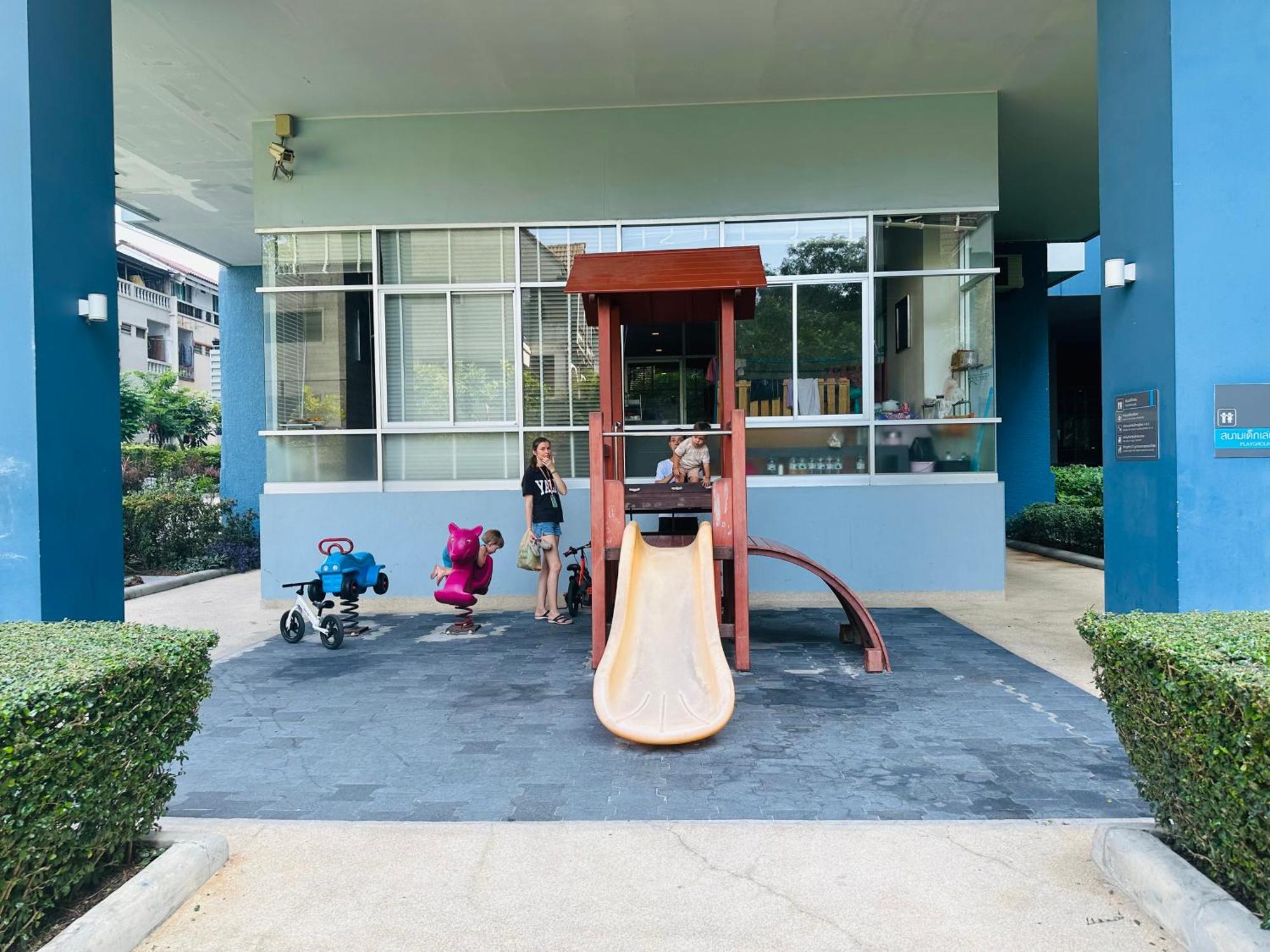 Seaview Beach Room Lumpini-Pool And Gym Face To Ocean Jomtien Beach Exteriör bild
