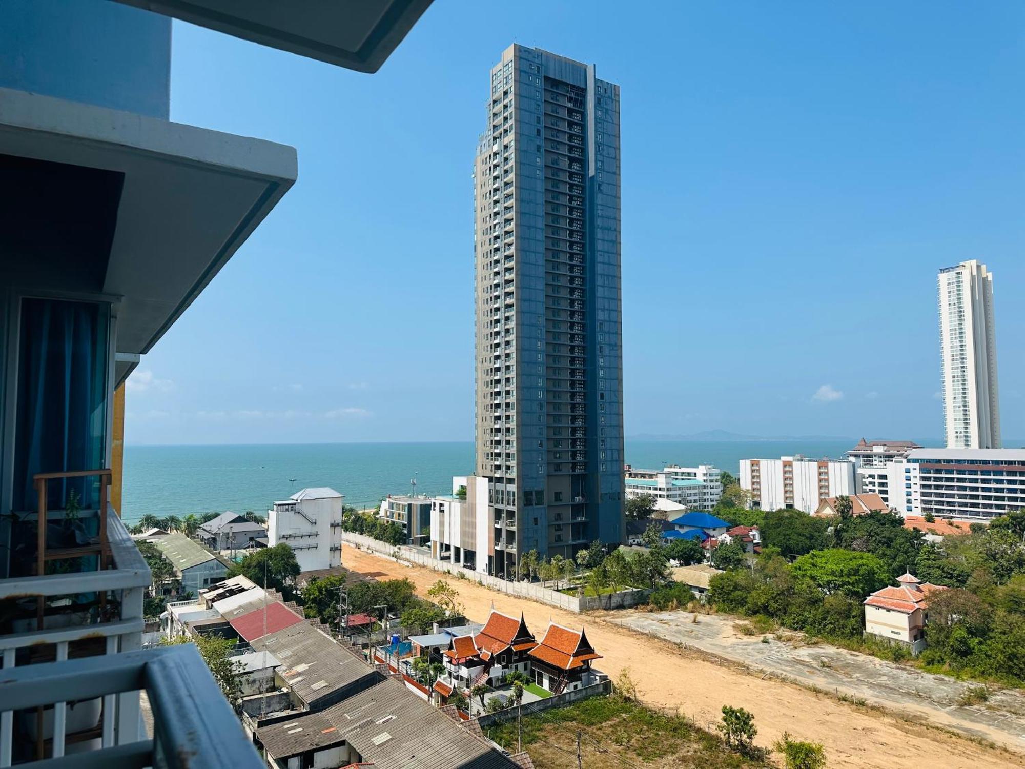 Seaview Beach Room Lumpini-Pool And Gym Face To Ocean Jomtien Beach Exteriör bild