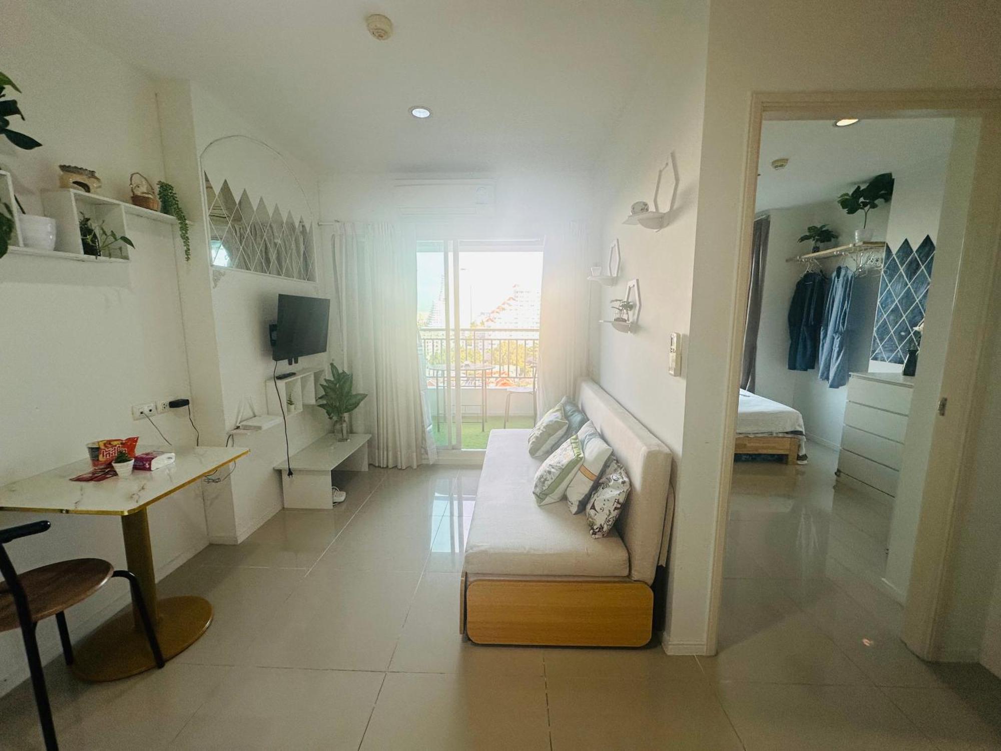Seaview Beach Room Lumpini-Pool And Gym Face To Ocean Jomtien Beach Exteriör bild