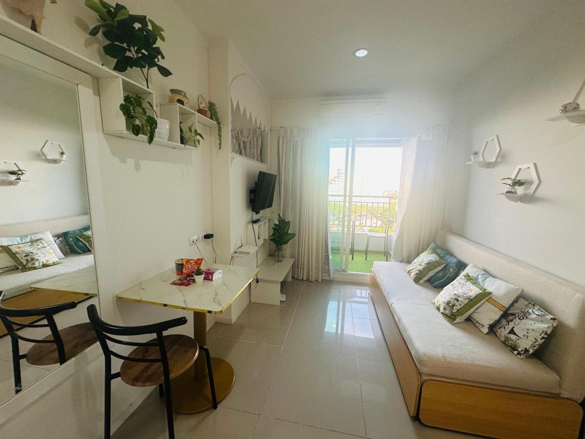 Seaview Beach Room Lumpini-Pool And Gym Face To Ocean Jomtien Beach Exteriör bild